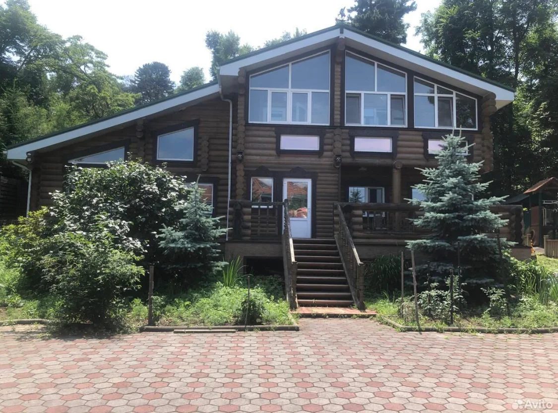 Загородный дом в лесу